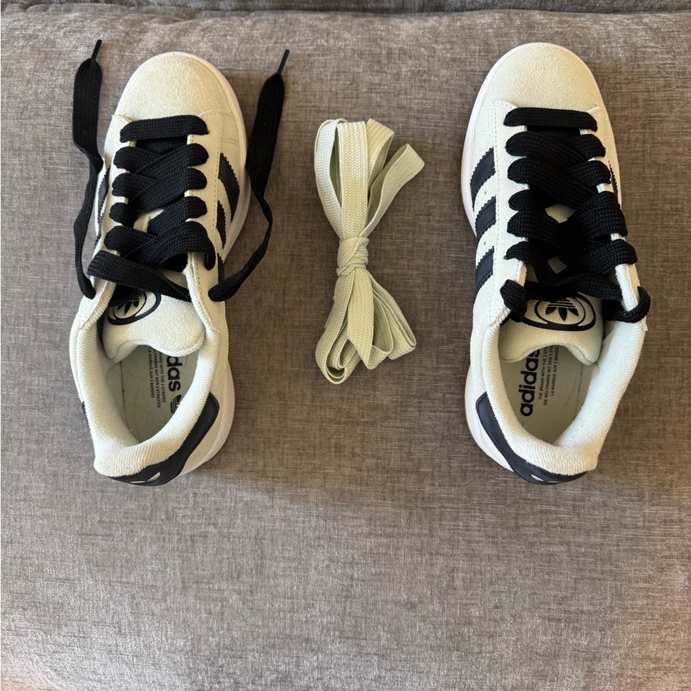 Adidas Womens/ Men’s Sneakers - Navy and Light Green